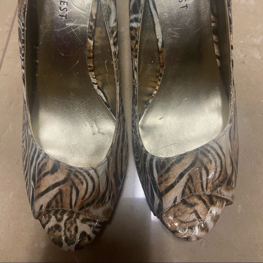 Nine West print pumps open toe